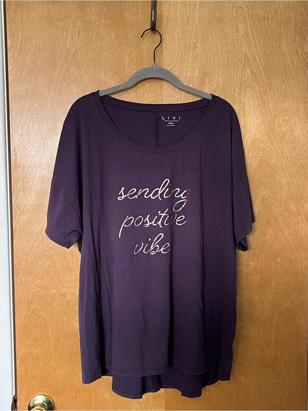 Lane Bryant Livi Purple Short-Sleeve “Sending Positive Vibes” Tee | Size 22/24